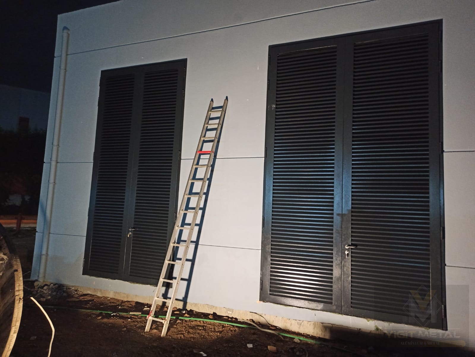 Artedoor-RAL-7016-Full-Menfezli-Kapi-4-1