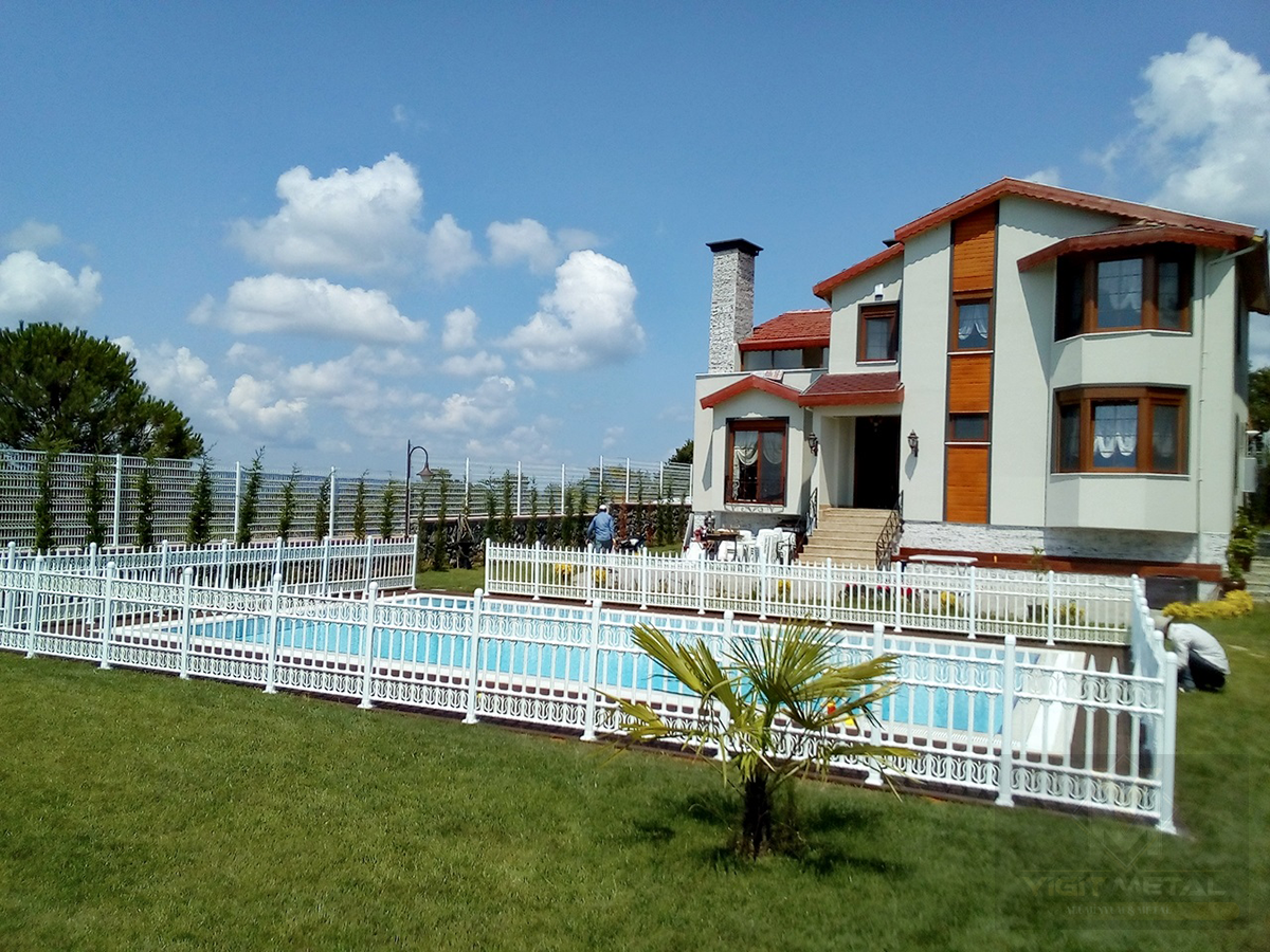 Villa-plasitik-ferforje