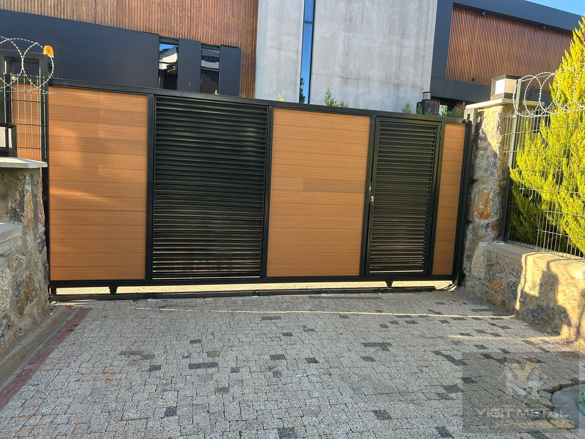 a43976ed-109d-4376-b106-1c74d2a77e06